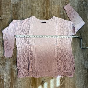 AEO lightweight cable sweater in a pink to mauve ombré. Size large like new!